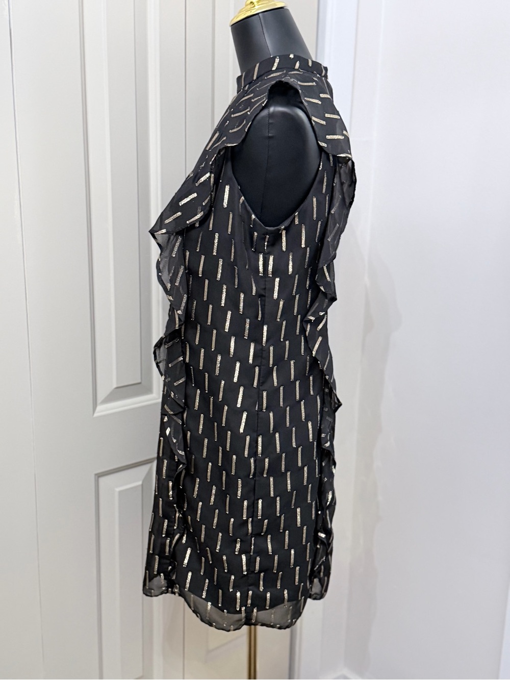 Worthington Black & Gold Metallic Ruffle Shift Dress Size 8 - Picture 5 of 8
